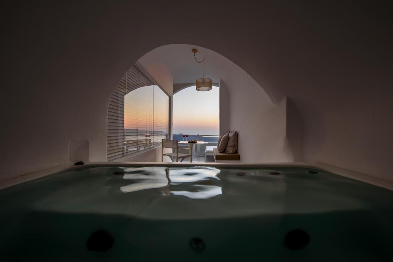 Nefeles Luxury Suites Fira  Ngoại thất bức ảnh