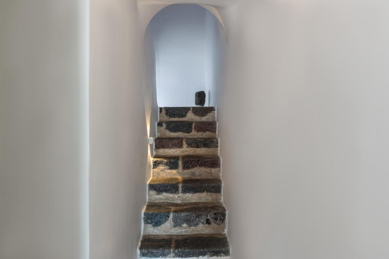 Nefeles Luxury Suites Fira  Ngoại thất bức ảnh
