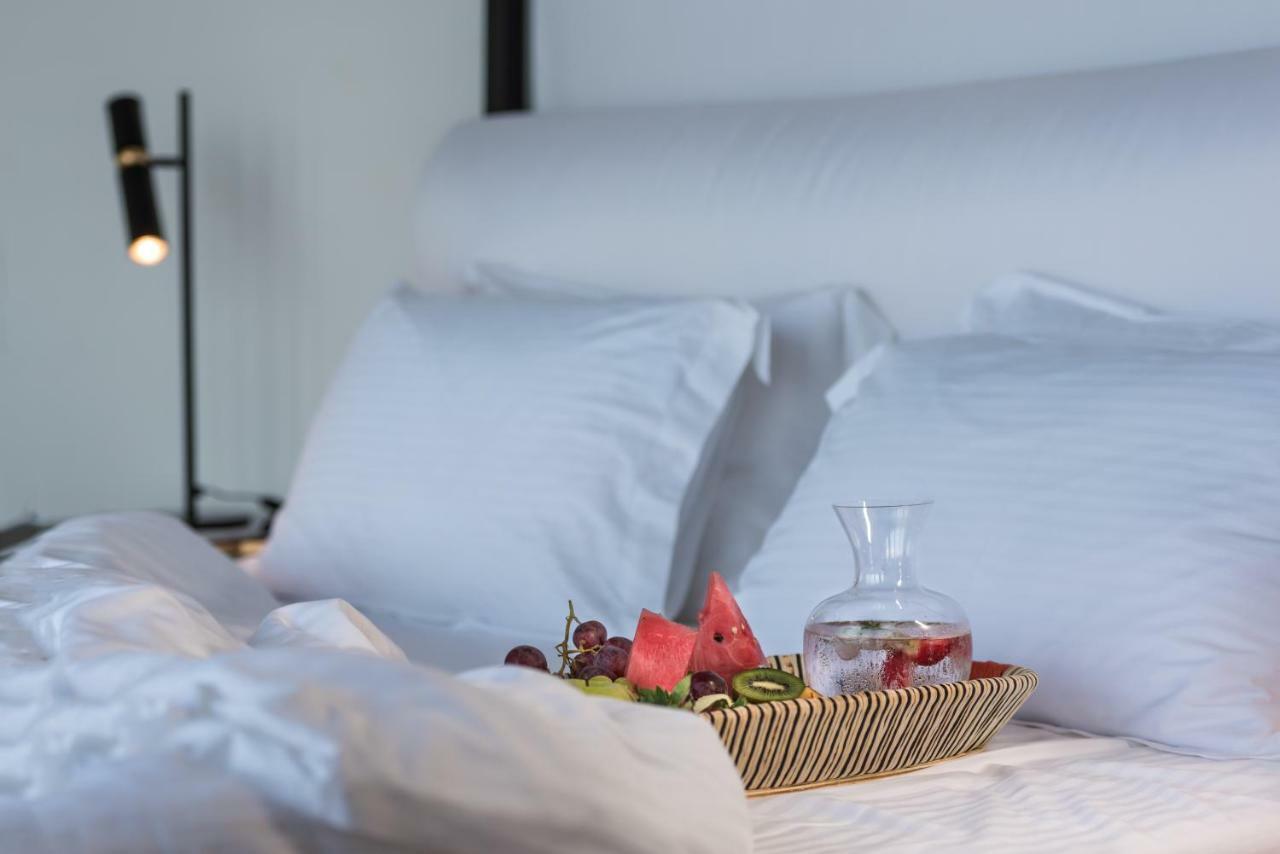 Nefeles Luxury Suites Fira  Ngoại thất bức ảnh
